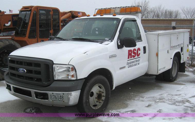 image for item 3072 2005 Ford F350 Super Duty service truck