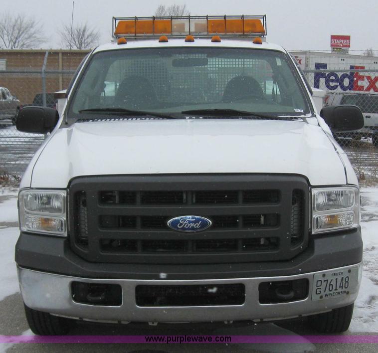 image for item 3072 2005 Ford F350 Super Duty service truck