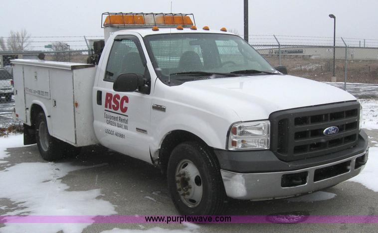 image for item 3072 2005 Ford F350 Super Duty service truck