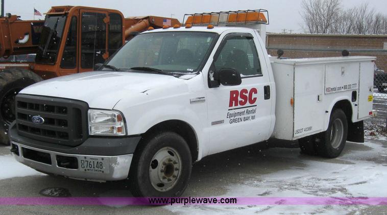 image for item 3072 2005 Ford F350 Super Duty service truck