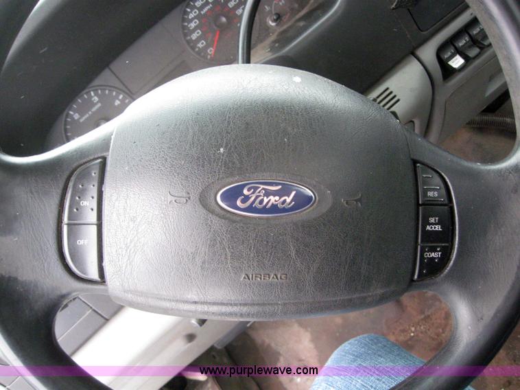 image for item 3072 2005 Ford F350 Super Duty service truck