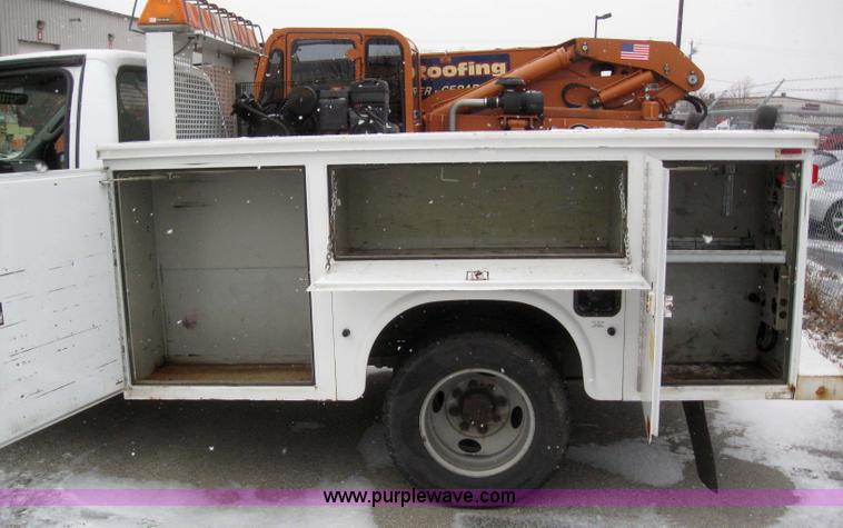 image for item 3072 2005 Ford F350 Super Duty service truck