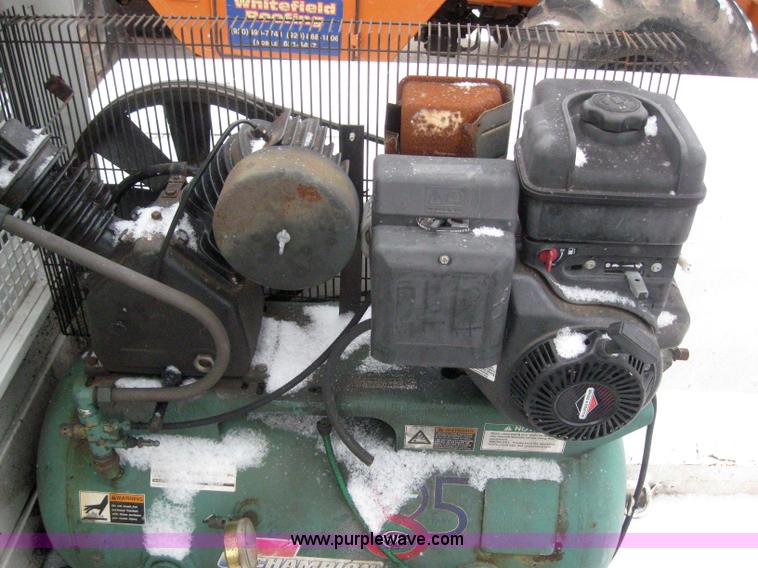 image for item 3072 2005 Ford F350 Super Duty service truck