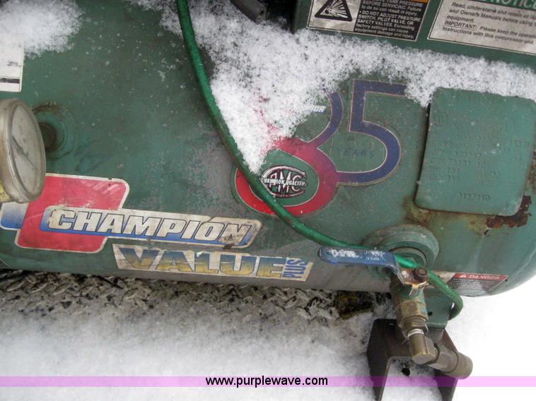 image for item 3072 2005 Ford F350 Super Duty service truck