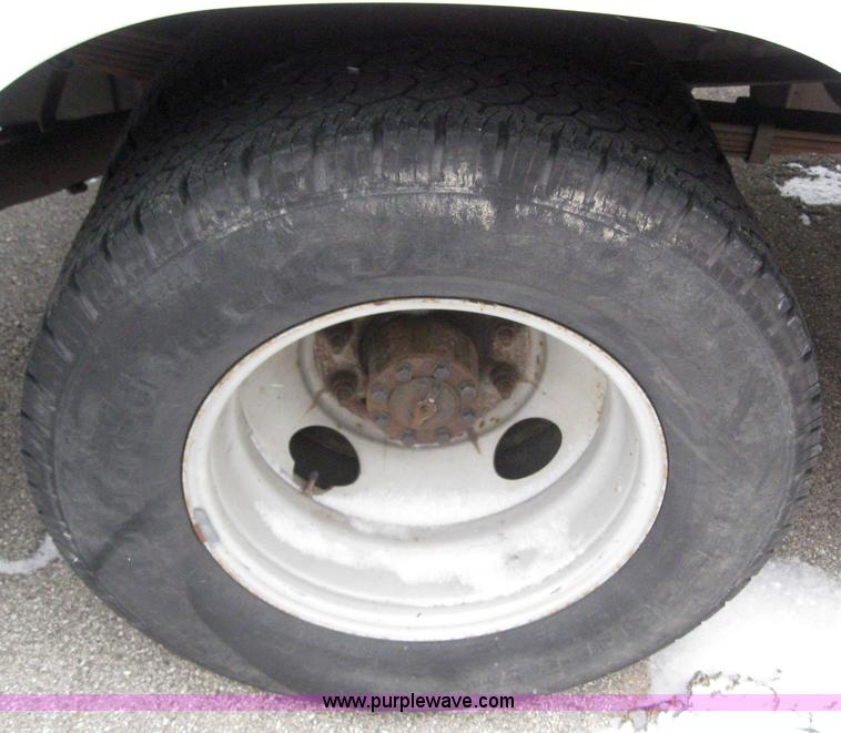 image for item 3072 2005 Ford F350 Super Duty service truck