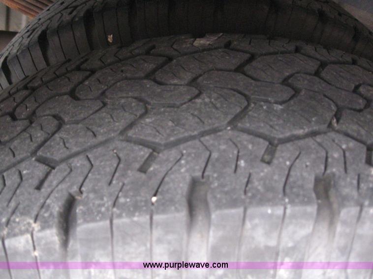 image for item 3072 2005 Ford F350 Super Duty service truck