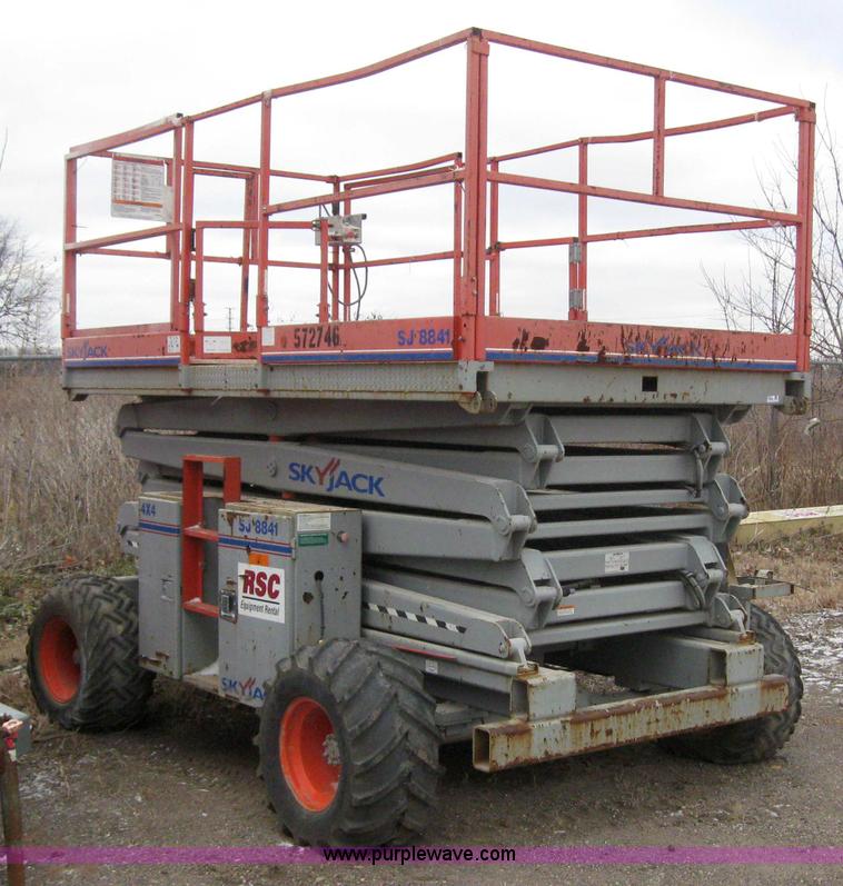 image for item 3073 2005 Skyjack SJ8841 scissor lift