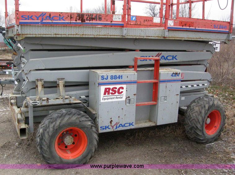 image for item 3073 2005 Skyjack SJ8841 scissor lift