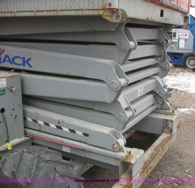 image for item 3073 2005 Skyjack SJ8841 scissor lift