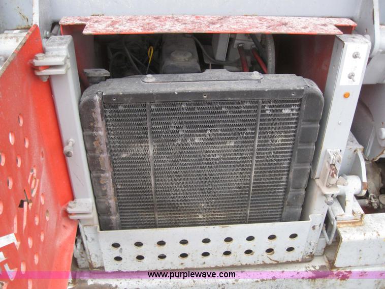 image for item 3073 2005 Skyjack SJ8841 scissor lift