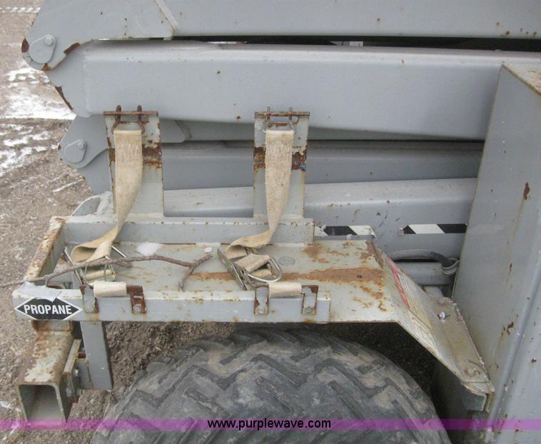 image for item 3073 2005 Skyjack SJ8841 scissor lift