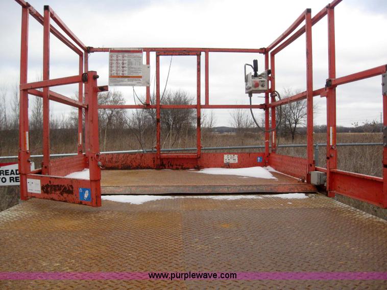 image for item 3073 2005 Skyjack SJ8841 scissor lift