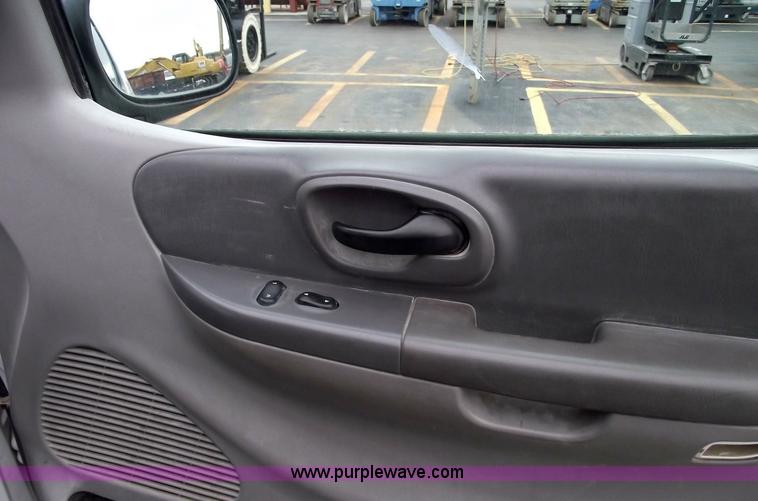 image for item 5421 2001 Ford F150 four door extended cab pickup truck