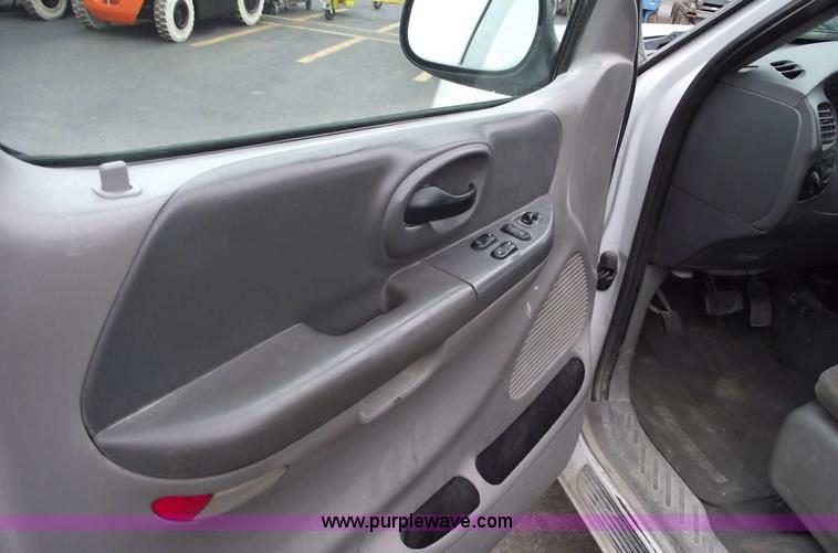 image for item 5421 2001 Ford F150 four door extended cab pickup truck