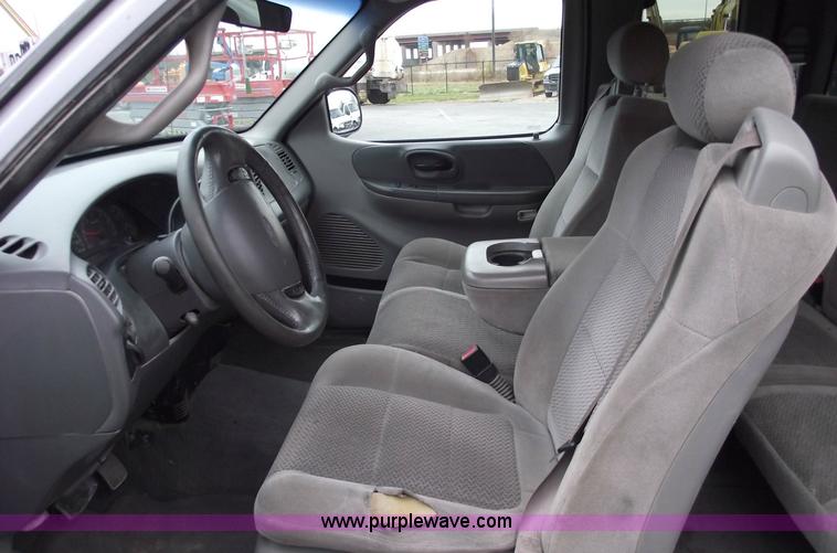 image for item 5421 2001 Ford F150 four door extended cab pickup truck