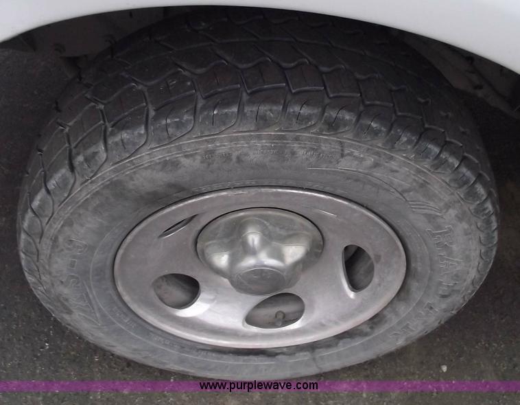 image for item 5422 2000 Ford F150 extended cab pickup truck