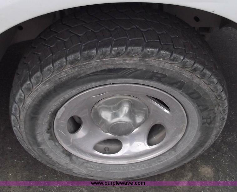 image for item 5422 2000 Ford F150 extended cab pickup truck