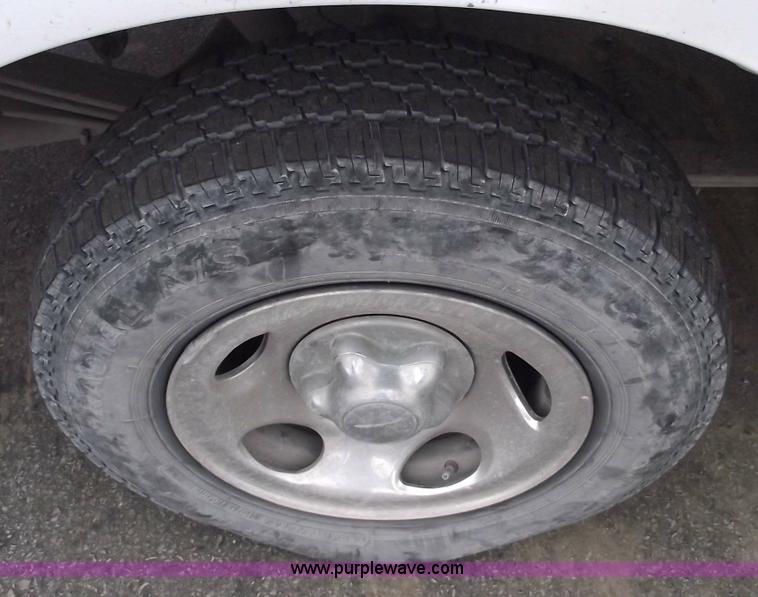 image for item 5422 2000 Ford F150 extended cab pickup truck