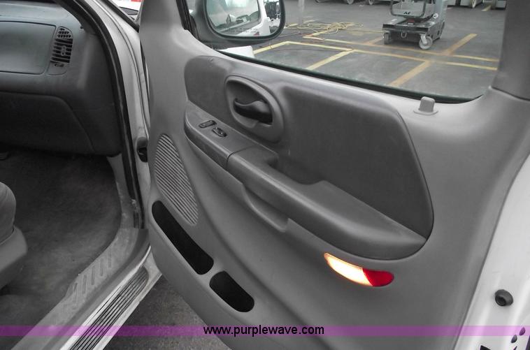 image for item 5422 2000 Ford F150 extended cab pickup truck