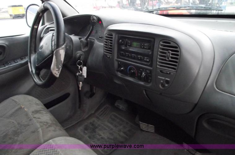 image for item 5422 2000 Ford F150 extended cab pickup truck