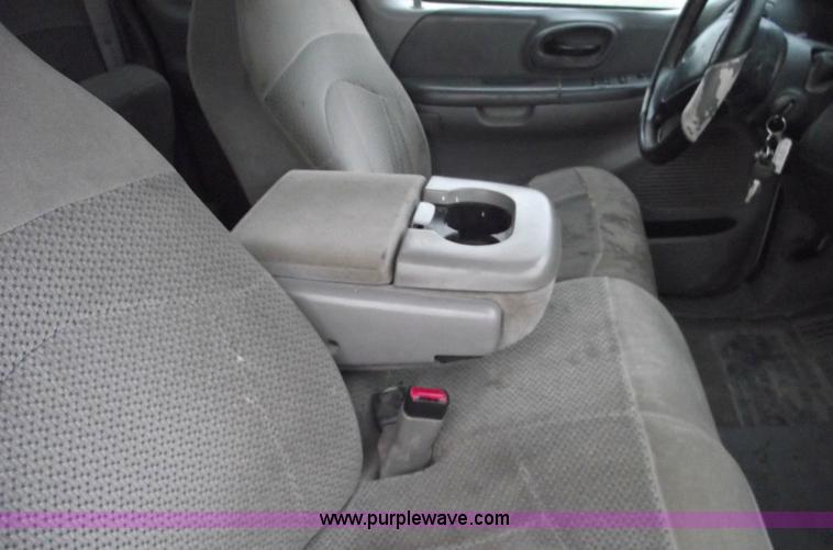 image for item 5422 2000 Ford F150 extended cab pickup truck