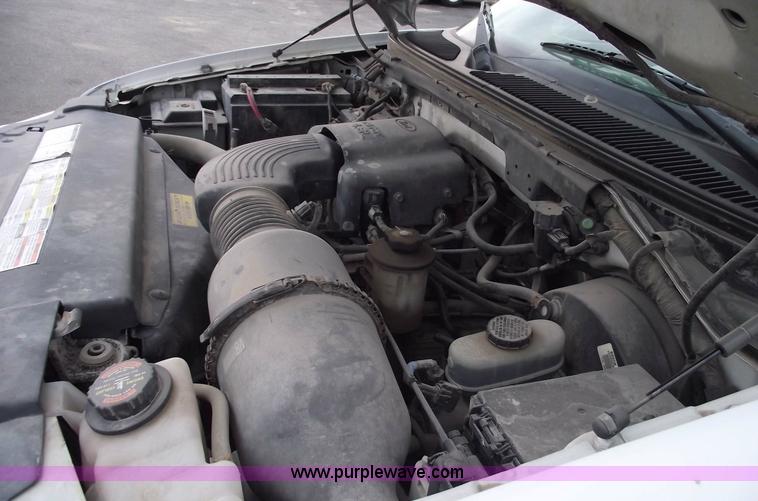 image for item 5422 2000 Ford F150 extended cab pickup truck