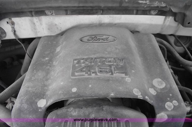 image for item 5422 2000 Ford F150 extended cab pickup truck