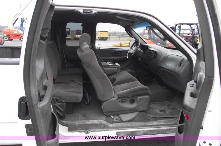 image for item 5423 2002 Ford F150 extended cab pickup truck