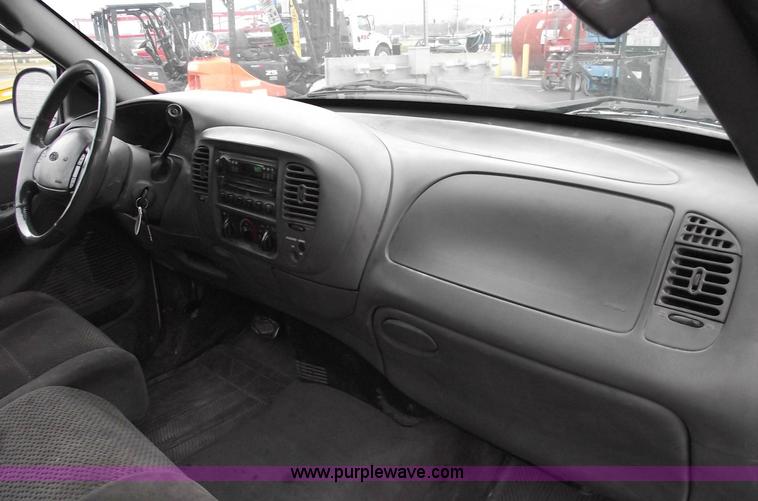 image for item 5423 2002 Ford F150 extended cab pickup truck