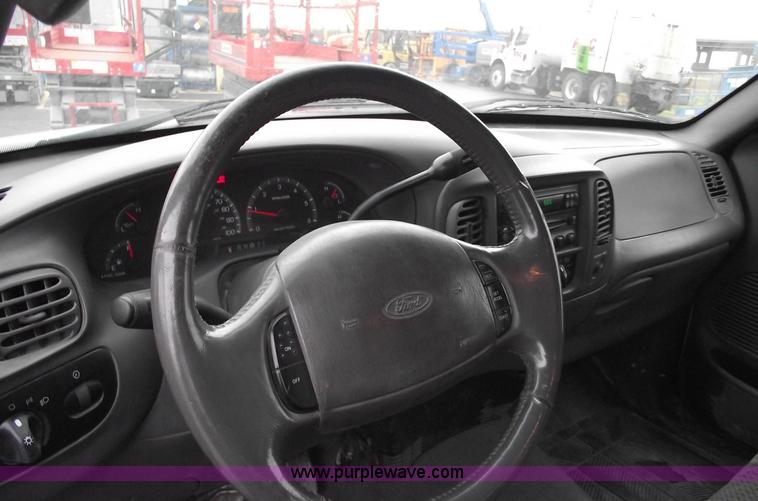 image for item 5423 2002 Ford F150 extended cab pickup truck