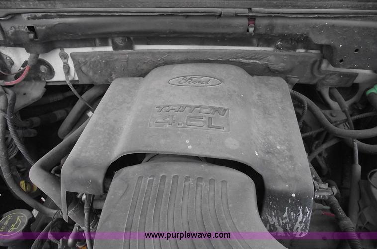 image for item 5423 2002 Ford F150 extended cab pickup truck