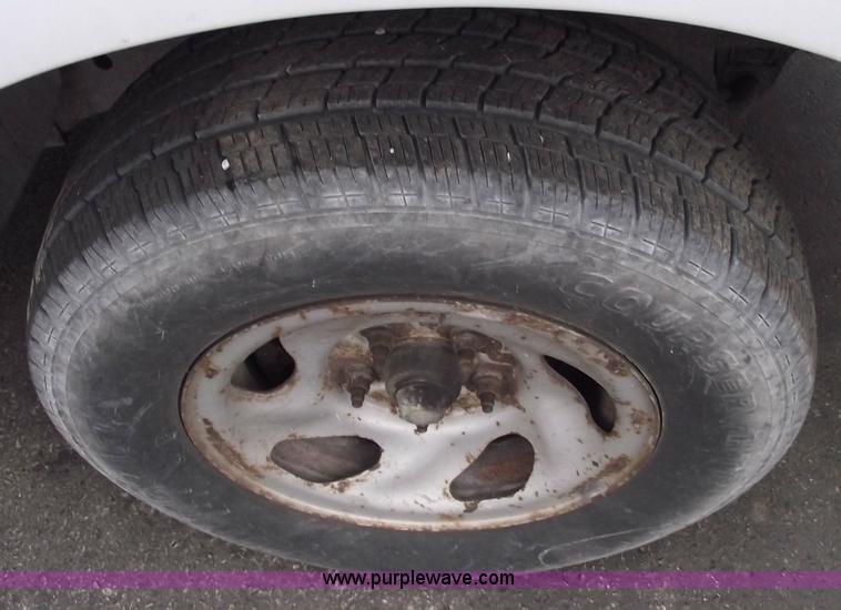 image for item 5423 2002 Ford F150 extended cab pickup truck