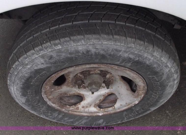 image for item 5423 2002 Ford F150 extended cab pickup truck