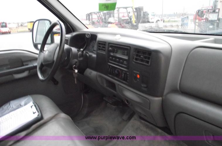 image for item 5424 2002 Ford F250 XL Super Duty pickup truck