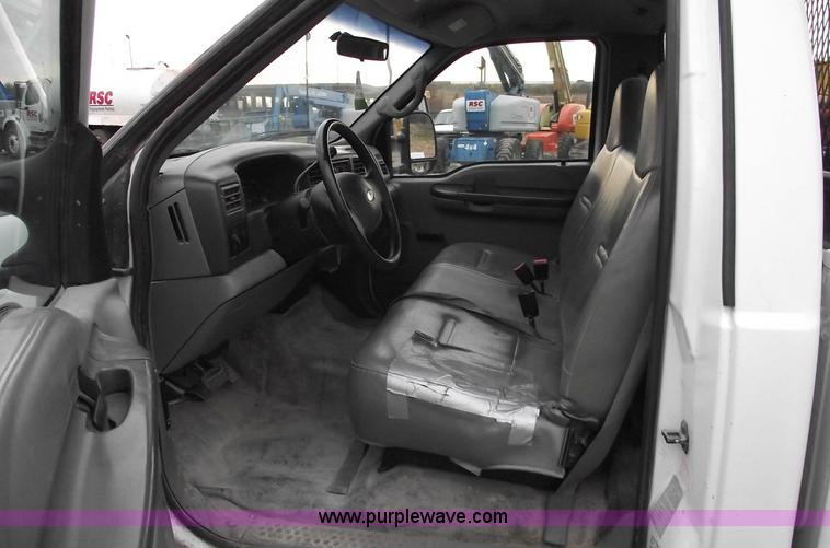 image for item 5424 2002 Ford F250 XL Super Duty pickup truck