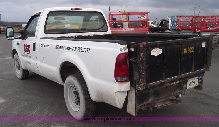 image for item 5425 2004 Ford F250 XL Super Duty pickup truck