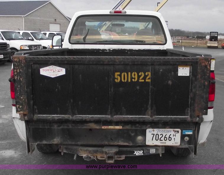 image for item 5425 2004 Ford F250 XL Super Duty pickup truck