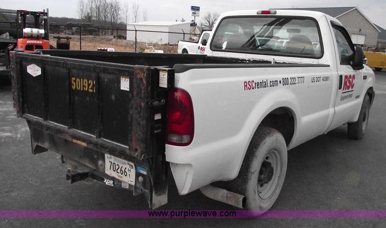 image for item 5425 2004 Ford F250 XL Super Duty pickup truck