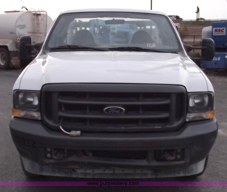 image for item 5425 2004 Ford F250 XL Super Duty pickup truck