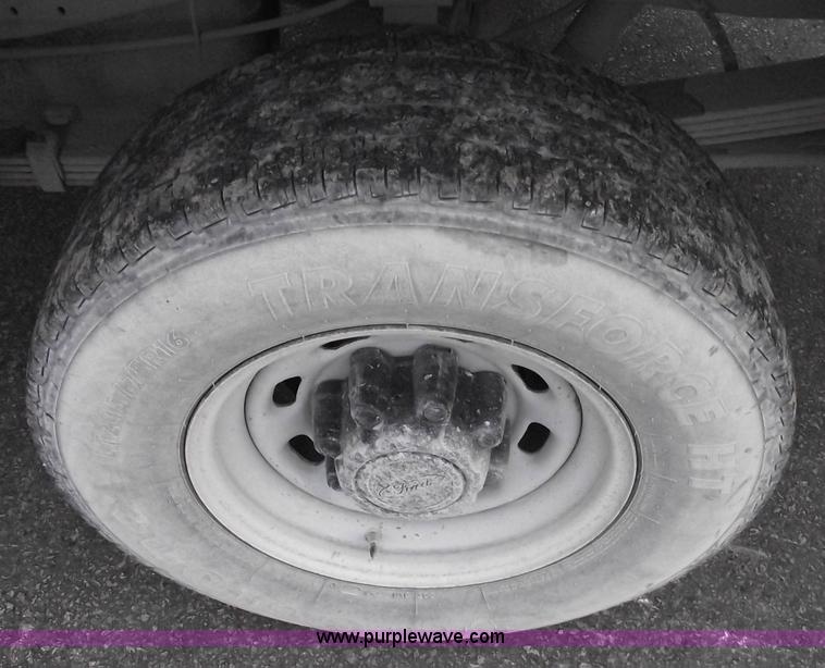 image for item 5425 2004 Ford F250 XL Super Duty pickup truck