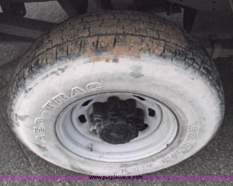 image for item 5425 2004 Ford F250 XL Super Duty pickup truck