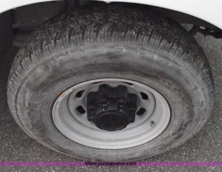 image for item 5425 2004 Ford F250 XL Super Duty pickup truck