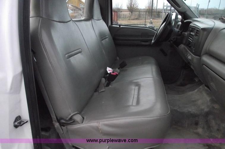 image for item 5425 2004 Ford F250 XL Super Duty pickup truck