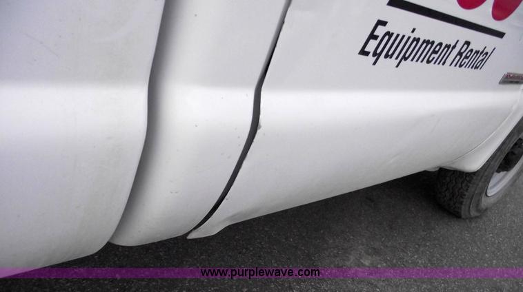 image for item 5425 2004 Ford F250 XL Super Duty pickup truck