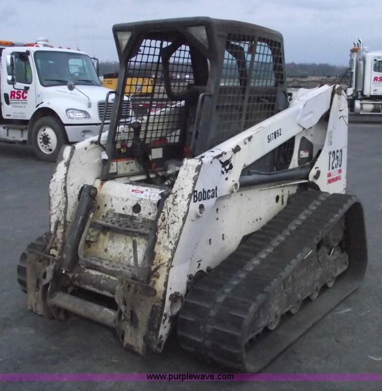 image for item 5426 2004 Bobcat T250 skid steer