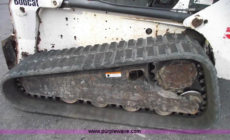 image for item 5426 2004 Bobcat T250 skid steer