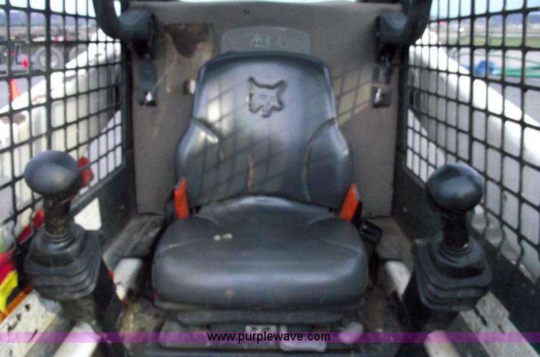 image for item 5426 2004 Bobcat T250 skid steer