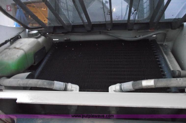 image for item 5426 2004 Bobcat T250 skid steer