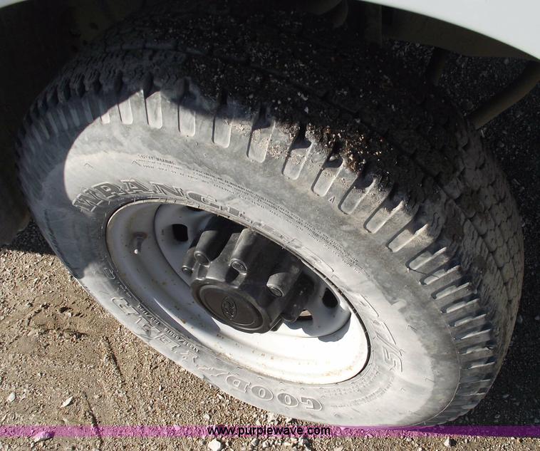 image for item 5427 2000 Ford F250 XL Super Duty pickup truck