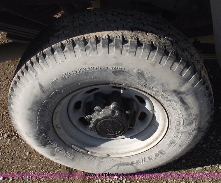 image for item 5427 2000 Ford F250 XL Super Duty pickup truck